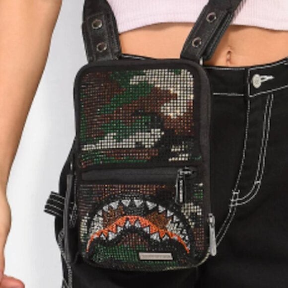 SPRAYGROUND Trinity Camo Crossbody/Sling Bag (Brand New w/Tags "Rare") Unisex - Picture 9 of 14